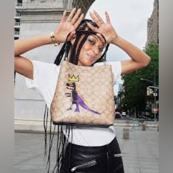 COACH X MICHEL JEAN BASQUIAT Pez Dispenser limited edition town bucket bag nwt - Picture 13 of 16